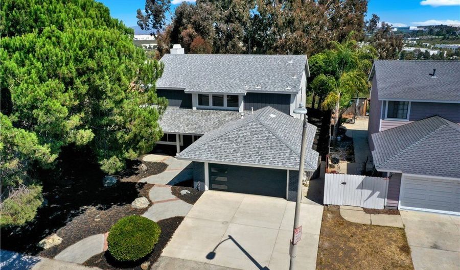 3726 Kelton Dr, Oceanside, CA 92056 - 4 Beds, 3 Bath