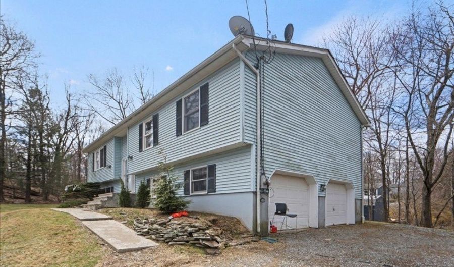 3 Cold Spring Dr, Alloway, NJ 07422 - 3 Beds, 2 Bath