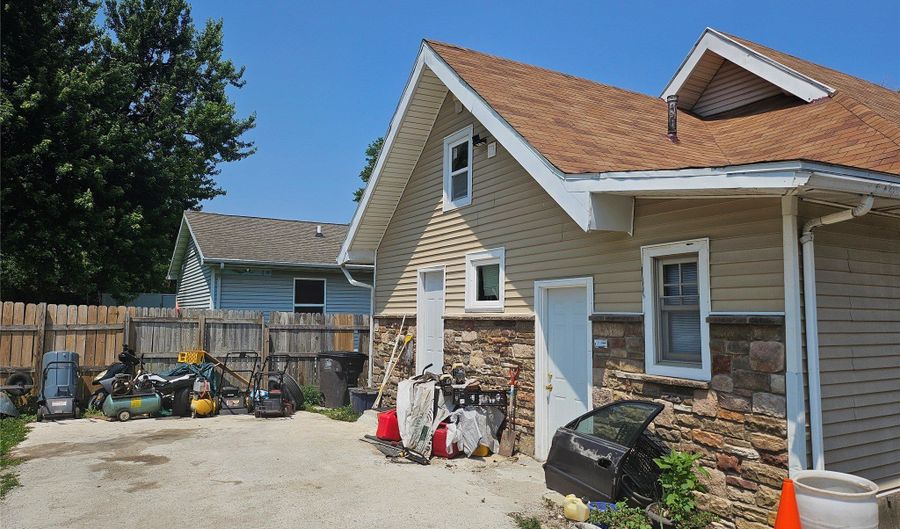 1716 Mondamin Ave, Des Moines, IA 50314 - 3 Beds, 1 Bath