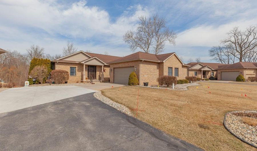 4250 Evergreen, Adrian, MI 49221 - 3 Beds, 3 Bath