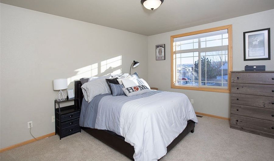 534 Killarney St, Billings, MT 59105 - 3 Beds, 3 Bath