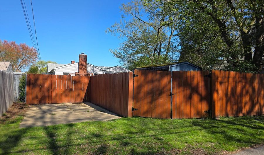 522 CAROL St, Dover, DE 19904 - 3 Beds, 2 Bath