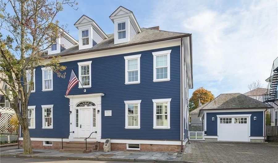 24 School St, Newport, RI 02840 - 4 Beds, 4 Bath