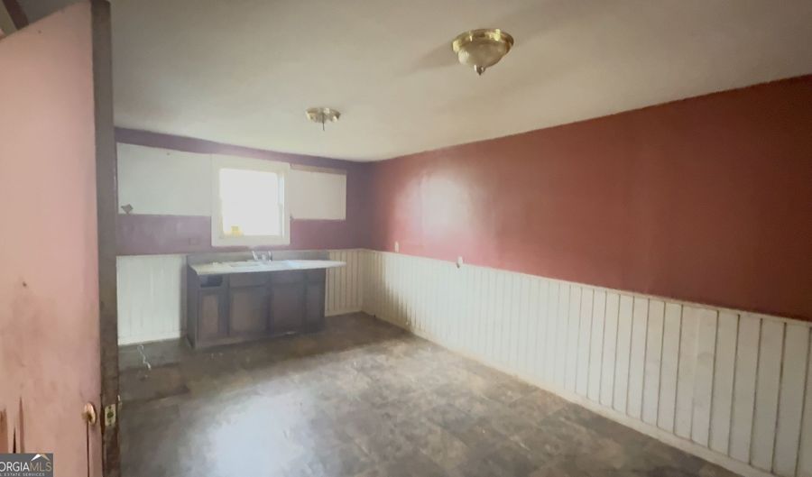 108 College, Barnesville, GA 30204 - 2 Beds, 1 Bath