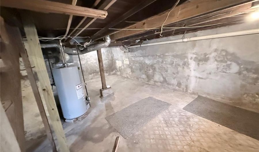 1108 Harrison St, Alton, IL 62002 - 2 Beds, 1 Bath