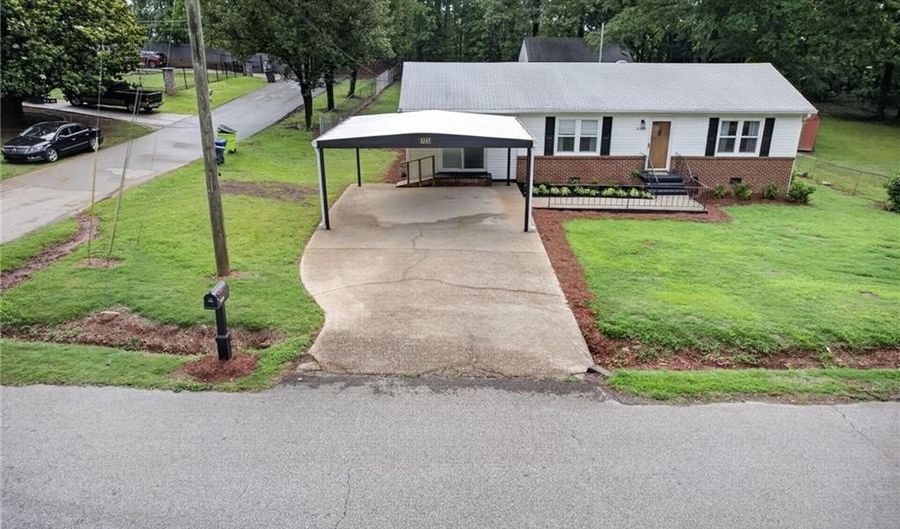 4243 White Way Dr, Austell, GA 30106 - 3 Beds, 2 Bath