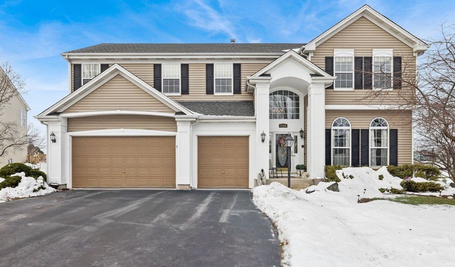 1950 Broadsmore Dr, Algonquin, IL 60102 - 4 Beds, 5 Bath