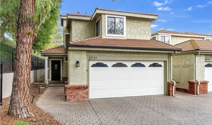 29729 Strawberry Hill Dr, Agoura Hills, CA 91301 - 3 Beds, 3 Bath