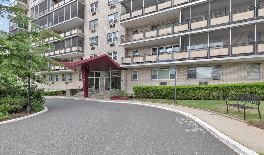 80 Cartright St Pha, Bridgeport, CT 06604 - 2 Beds, 1 Bath