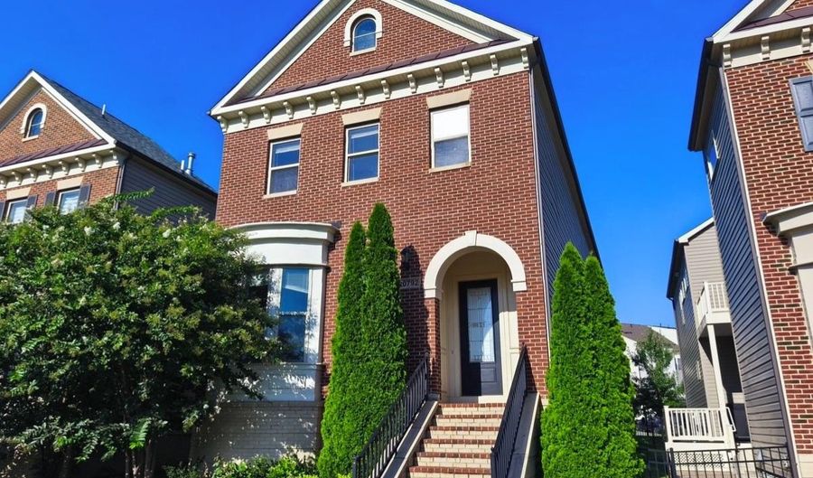 20792 EXCHANGE St, Ashburn, VA 20147 - 4 Beds, 4 Bath