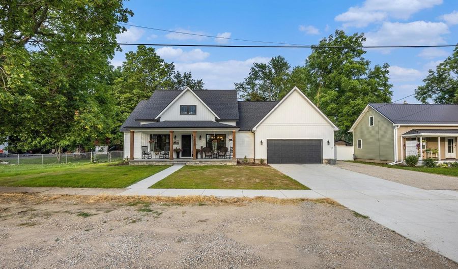 74520 Spencer, Armada, MI 48005 - 3 Beds, 2 Bath