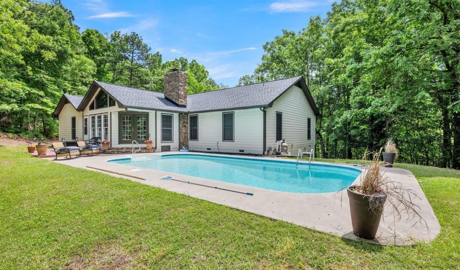 6113 FAWNHURST Dr, Anniston, AL 36206 - 4 Beds, 3 Bath