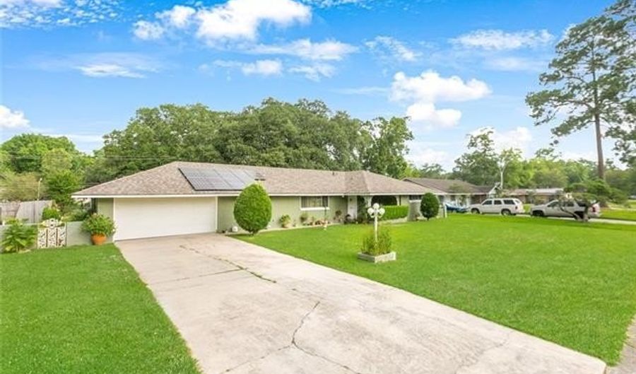 1435 MONTERREY Blvd, Baton Rouge, LA 70815 - 4 Beds, 2 Bath