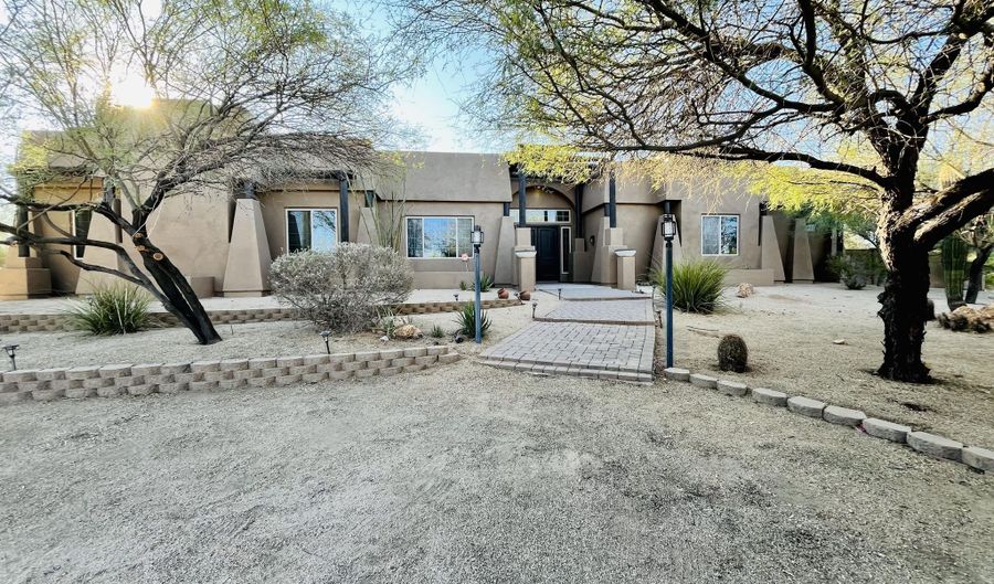 6128 E DUANE Ln, Cave Creek, AZ 85331 - 4 Beds, 3 Bath