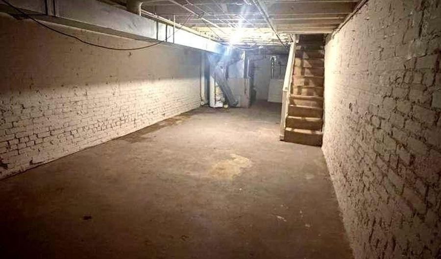 802 N GLOVER St N, Baltimore, MD 21205 - 3 Beds, 1 Bath