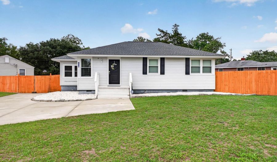 404 Seminole St, Aiken, SC 29801 - 2 Beds, 2 Bath