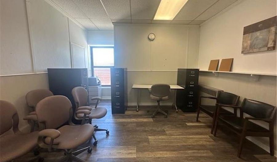 401 N Main St 201, Austin, MN 55912 - 0 Beds, 0 Bath