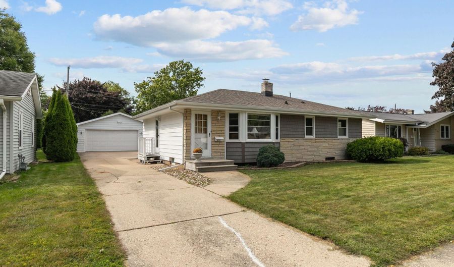 819 S JOSEPH St, Appleton, WI 54915 - 3 Beds, 2 Bath
