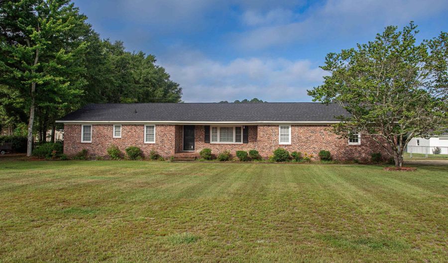 2023 Concord Dr, Camden, SC 29020 - 4 Beds, 2 Bath