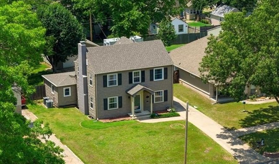 1401 SE Delaware Ave, Bartlesville, OK 74003 - 4 Beds, 4 Bath