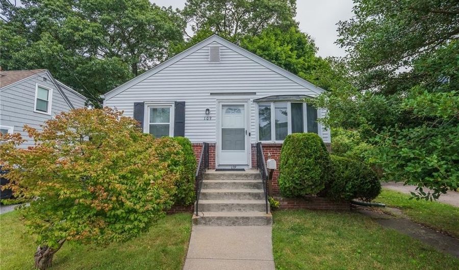 109 Fordson Ave, Cranston, RI 02910 - 3 Beds, 1 Bath