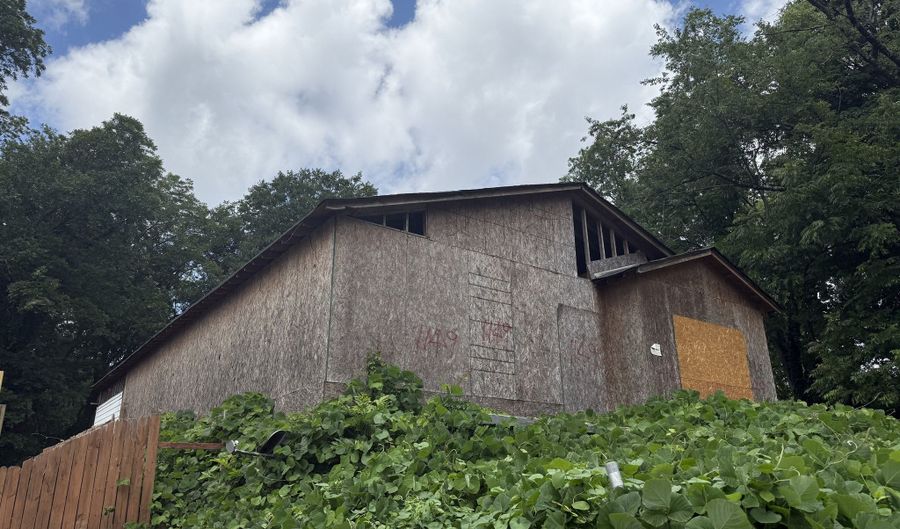 1147 Welch St, Atlanta, GA 30310 - 4 Beds, 3 Bath