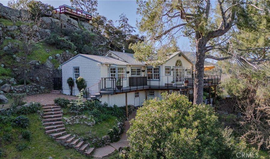 29068 Lake, Agoura Hills, CA 91301 - 3 Beds, 2 Bath