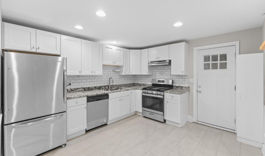1369 City Park Ave, Columbus, OH 43207 - 2 Beds, 1 Bath