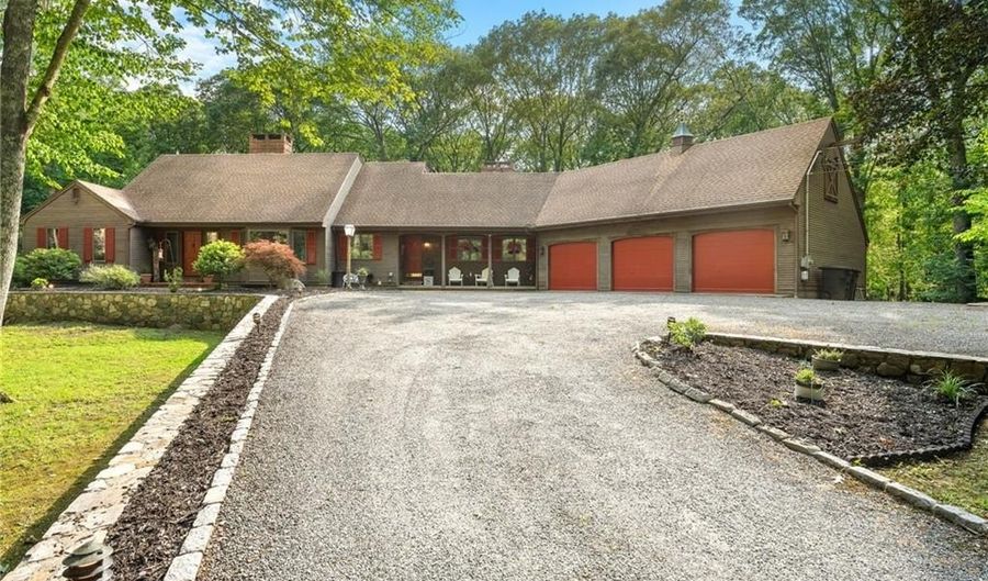 2 Spinney Ln, North Kingstown, RI 02852 - 4 Beds, 4 Bath