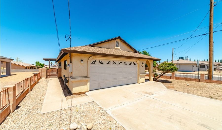 2747 Chambers Ave, Kingman, AZ 86401 - 3 Beds, 2 Bath