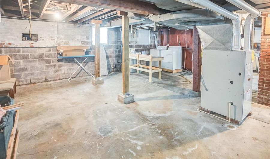 1620 Clawson St, Alton, IL 62002 - 3 Beds, 2 Bath