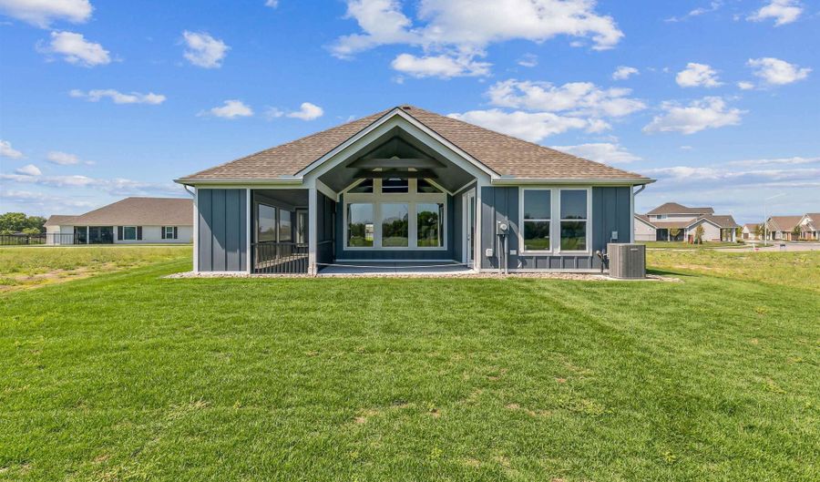 200 W Boxthorn Dr, Andover, KS 67002 - 2 Beds, 2 Bath