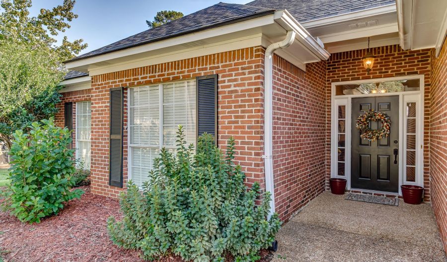 213 Boxwood Cir, Brandon, MS 39047 - 3 Beds, 2 Bath