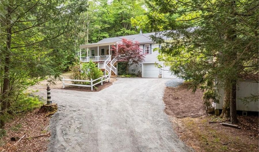 167 Vernon Dr, Glocester, RI 02814 - 3 Beds, 3 Bath
