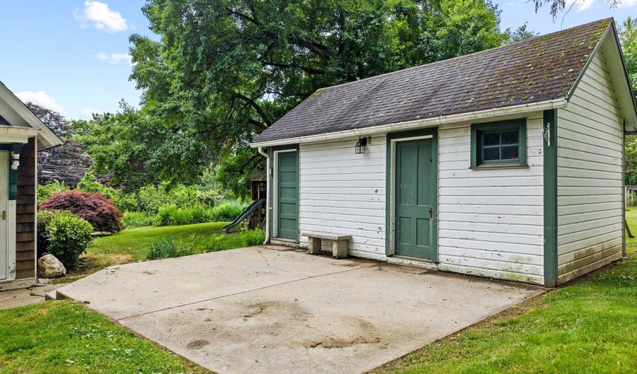 18 Cards Mill Rd, Columbia, CT 06237 - 3 Beds, 2 Bath