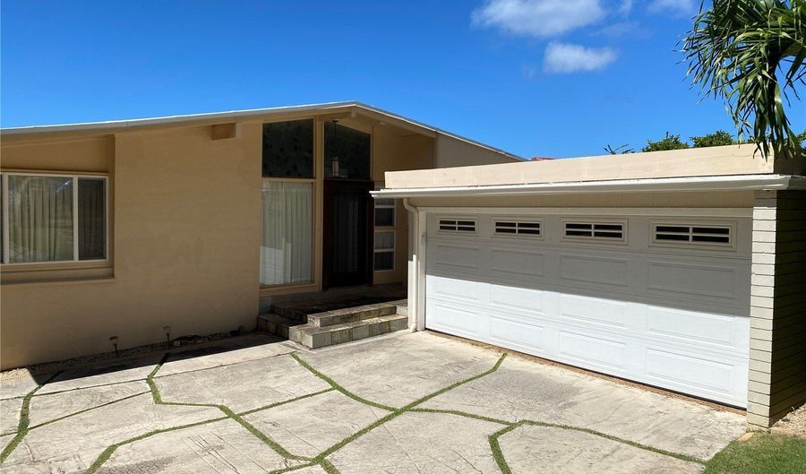 4953 Waa St Downstairs, Honolulu, HI 96821 - 2 Beds, 1 Bath