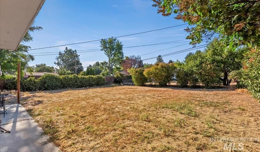5707 W Gage St, Boise, ID 83706 - 3 Beds, 1 Bath