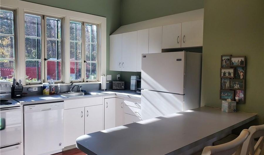 Boston Neck Road, North Kingstown, RI 02874 - 2 Beds, 1 Bath