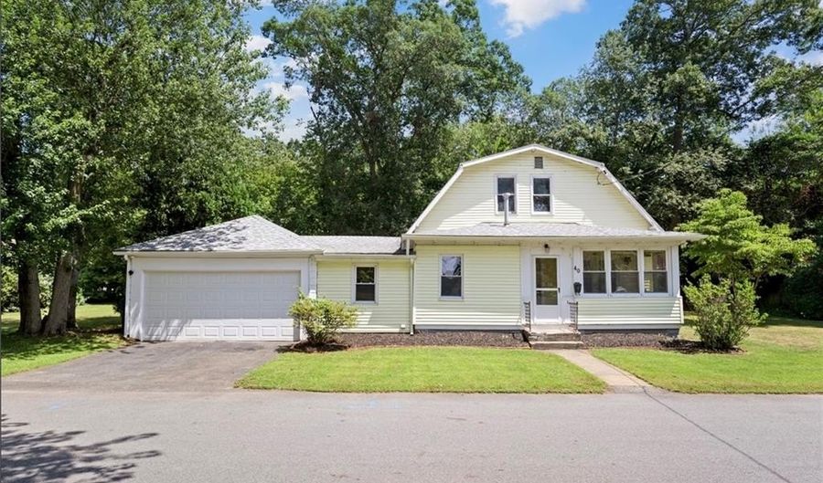 40 Lima St, Warwick, RI 02889 - 3 Beds, 1 Bath