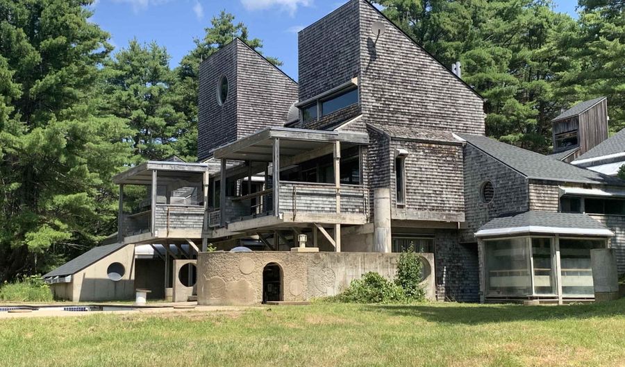 435 Avery Hill Rd, Alton, NH 03810 - 3 Beds, 6 Bath