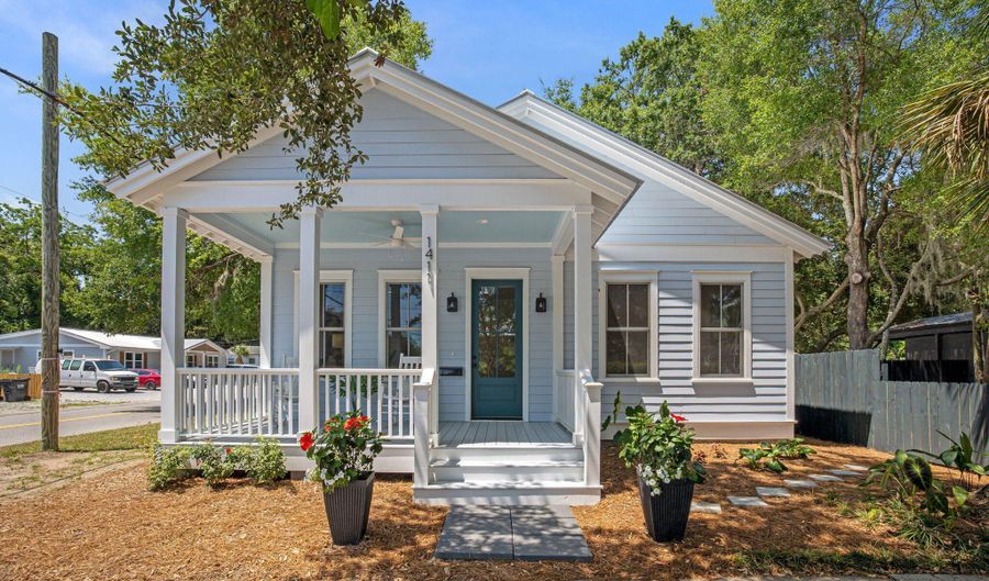 1411 Duke St, Beaufort, SC 29902 - 2 Beds, 2 Bath