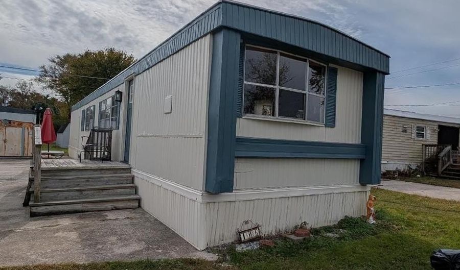 11003 GRAYS CORNER Rd 106, Berlin, MD 21811 - 2 Beds, 2 Bath