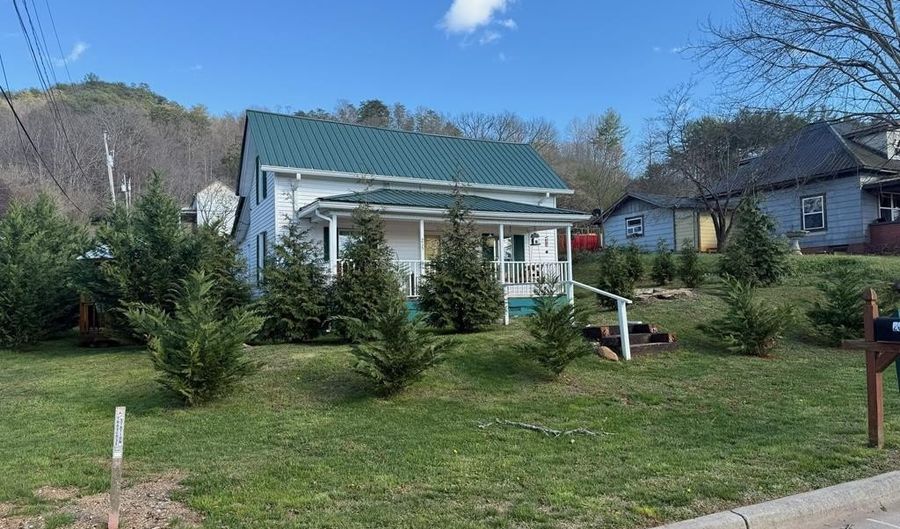 215 Bristol Ave, Andrews, NC 28901 - 3 Beds, 1 Bath