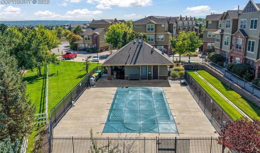 12805 King St, Broomfield, CO 80020 - 2 Beds, 3 Bath