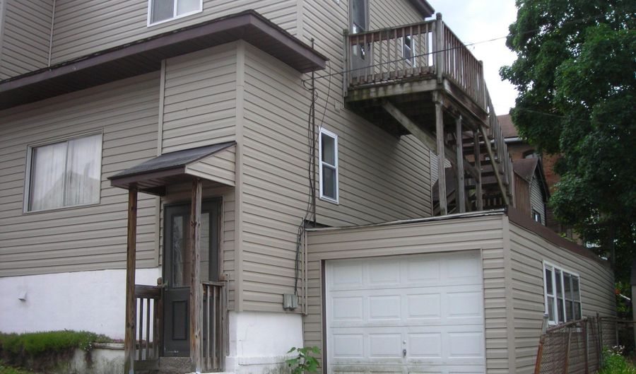 900 4th Ave, Altoona, PA 16602 - 4 Beds, 2 Bath
