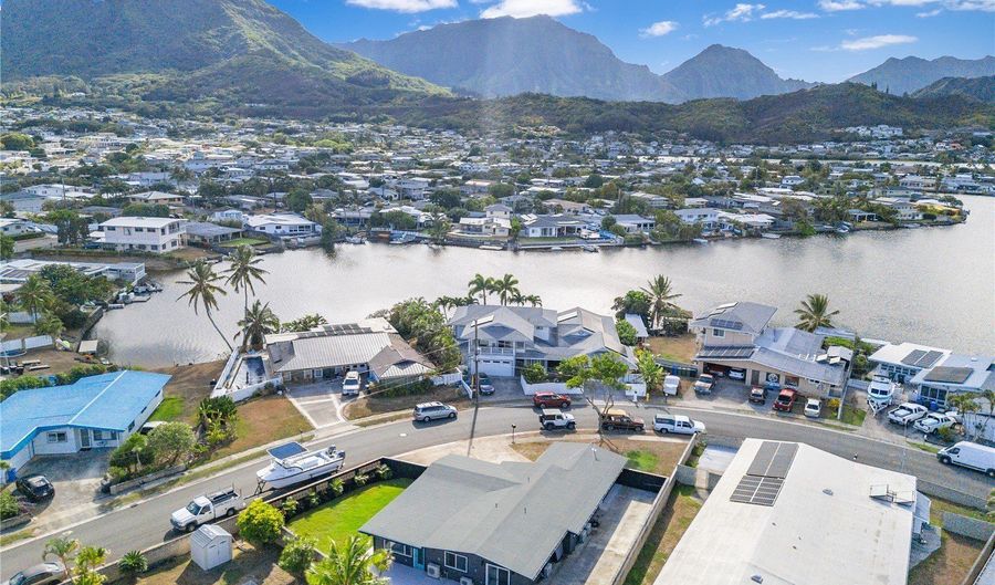 851 Halula Pl, Kailua, HI 96734 - 4 Beds, 2 Bath