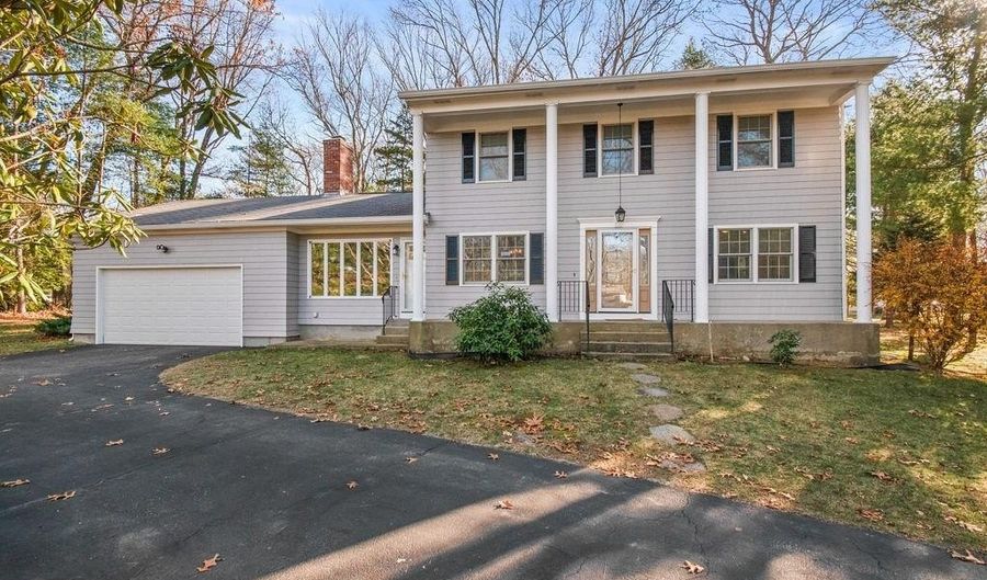 195 Spring Valley Dr, East Greenwich, RI 02818 - 3 Beds, 2 Bath