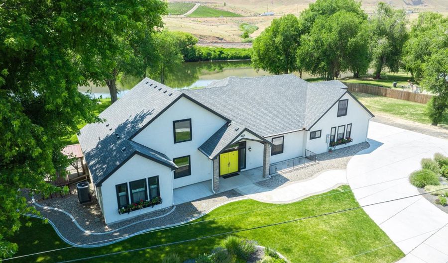 1303 Babs Ave, Benton City, WA 99320 - 4 Beds, 3 Bath