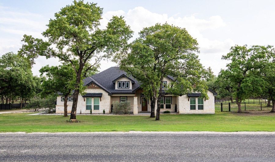 164 Crescent Rdg, Adkins, TX 78101 - 4 Beds, 3 Bath