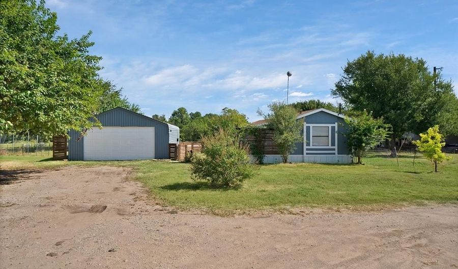 147 Mill Branch Ln, Weatherford, TX 76085 - 2 Beds, 2 Bath